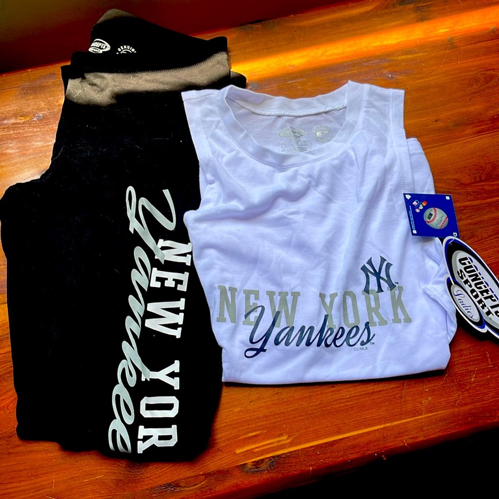 Women's New York Yankees Tank & Leggings Set